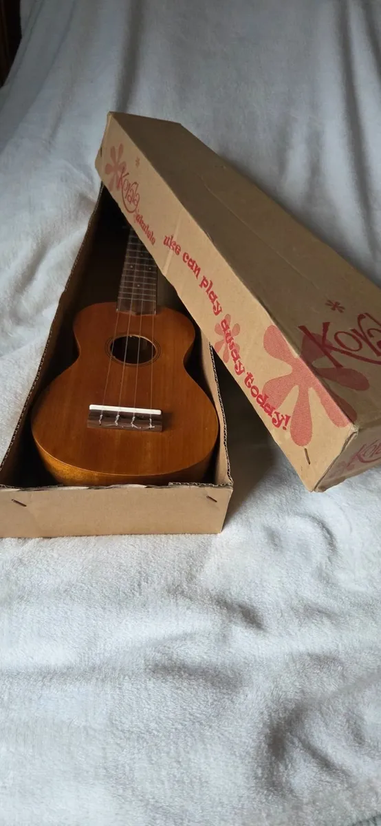 Ukulele - Image 1