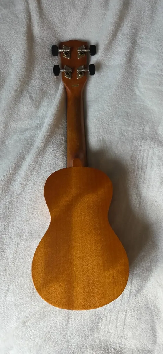 Ukulele - Image 3