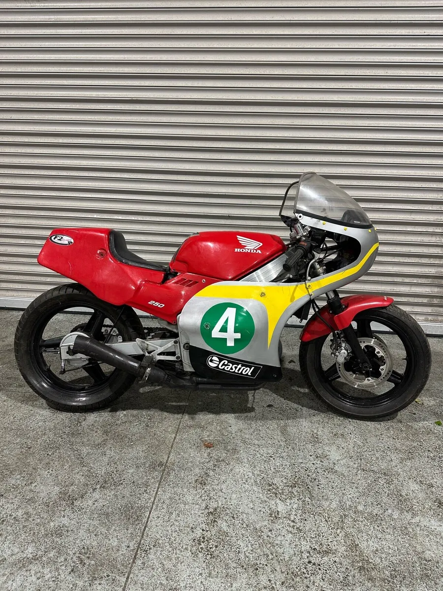 Cbr 250 1986 race project - Image 1