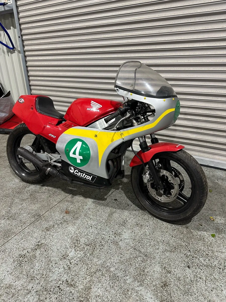 Cbr 250 1986 race project - Image 2