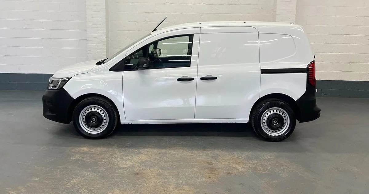 2022 Renault Kangoo Small Panel Van - Image 2