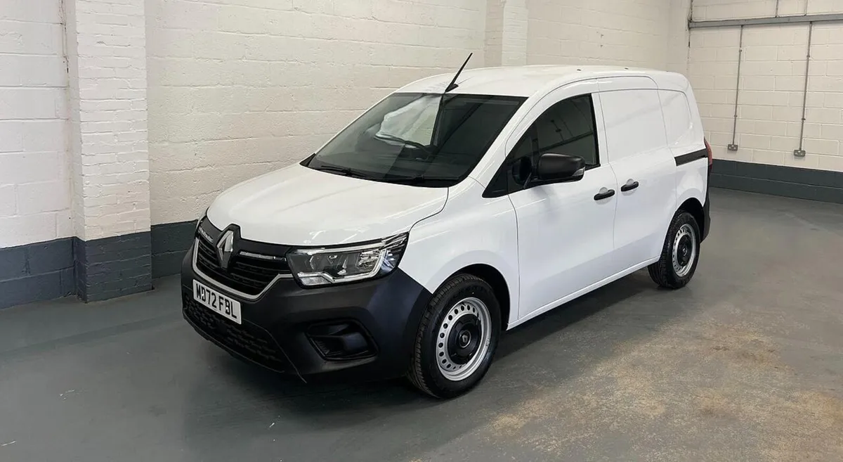 2022 Renault Kangoo Small Panel Van - Image 3