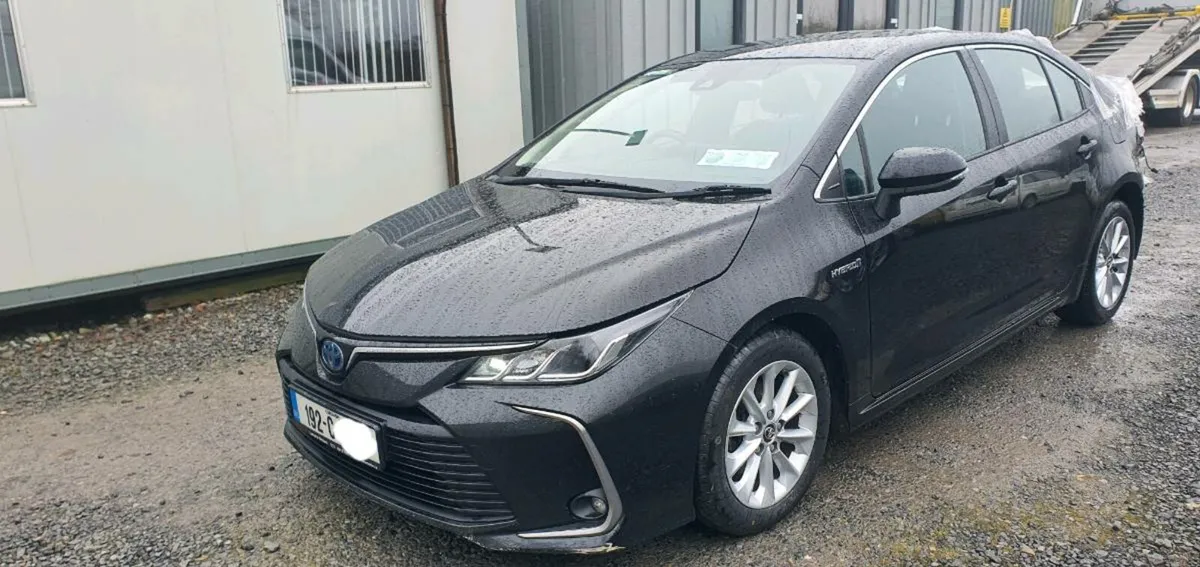 192 TOYOTA COROLLA HYBRID LUNA - Image 3