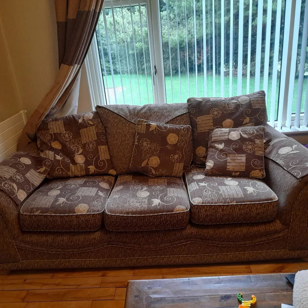 3 seater suite of furniture and  leather 2 seater - Image 1