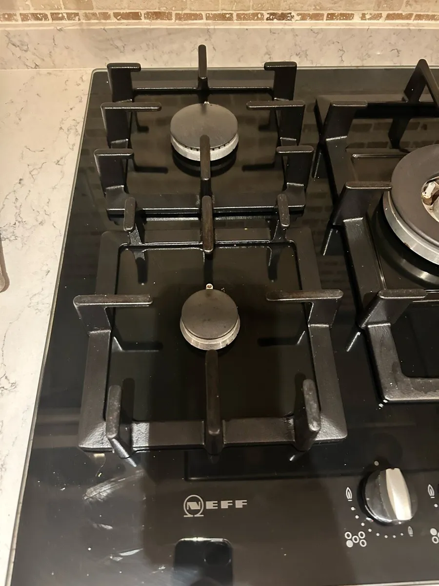 Neff 5 gas burner hob - Image 2