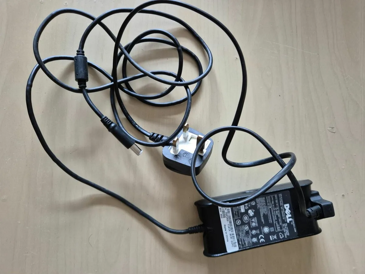 DELL 65W laptop charger. - Image 2