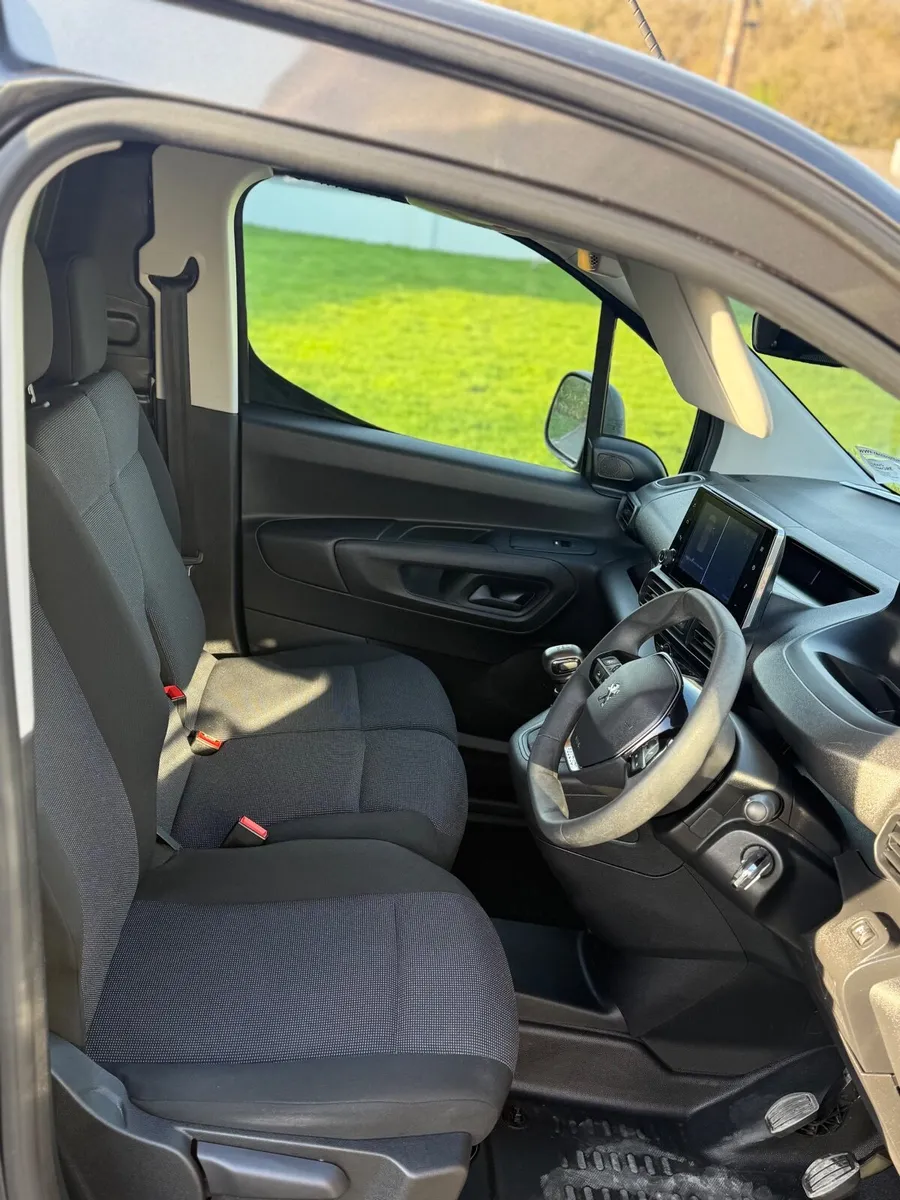 Peugeot Partner PRO PLUS1 5 HDI 100 65, 2024 - Image 3