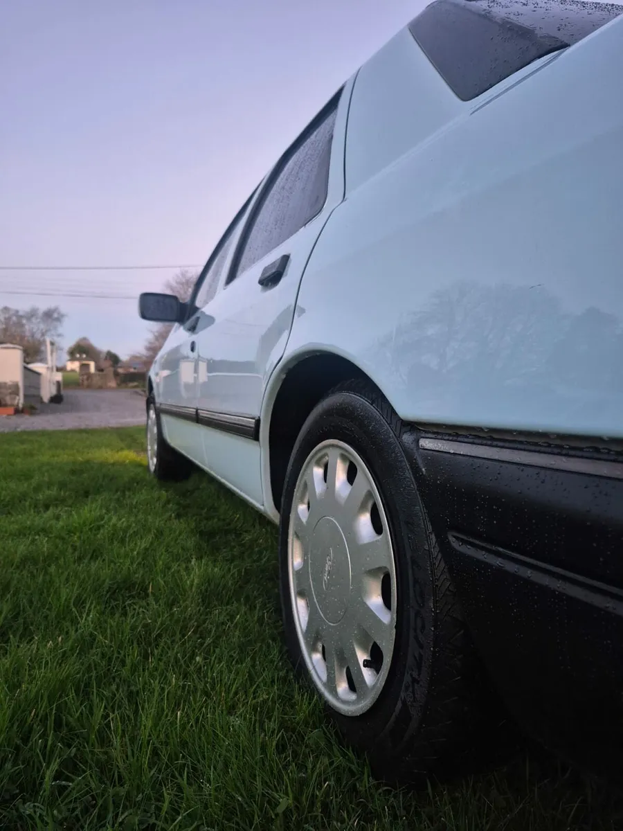 Ford Sierra Sapphire 3.0 Manual SA Import - Image 3