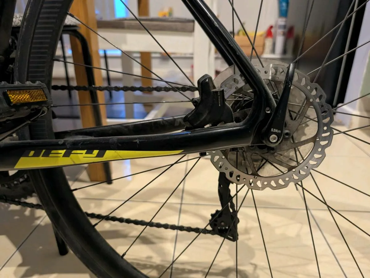 Giant Defy Advanced 2 Carbon Road Bike (Size XL) - - Image 3