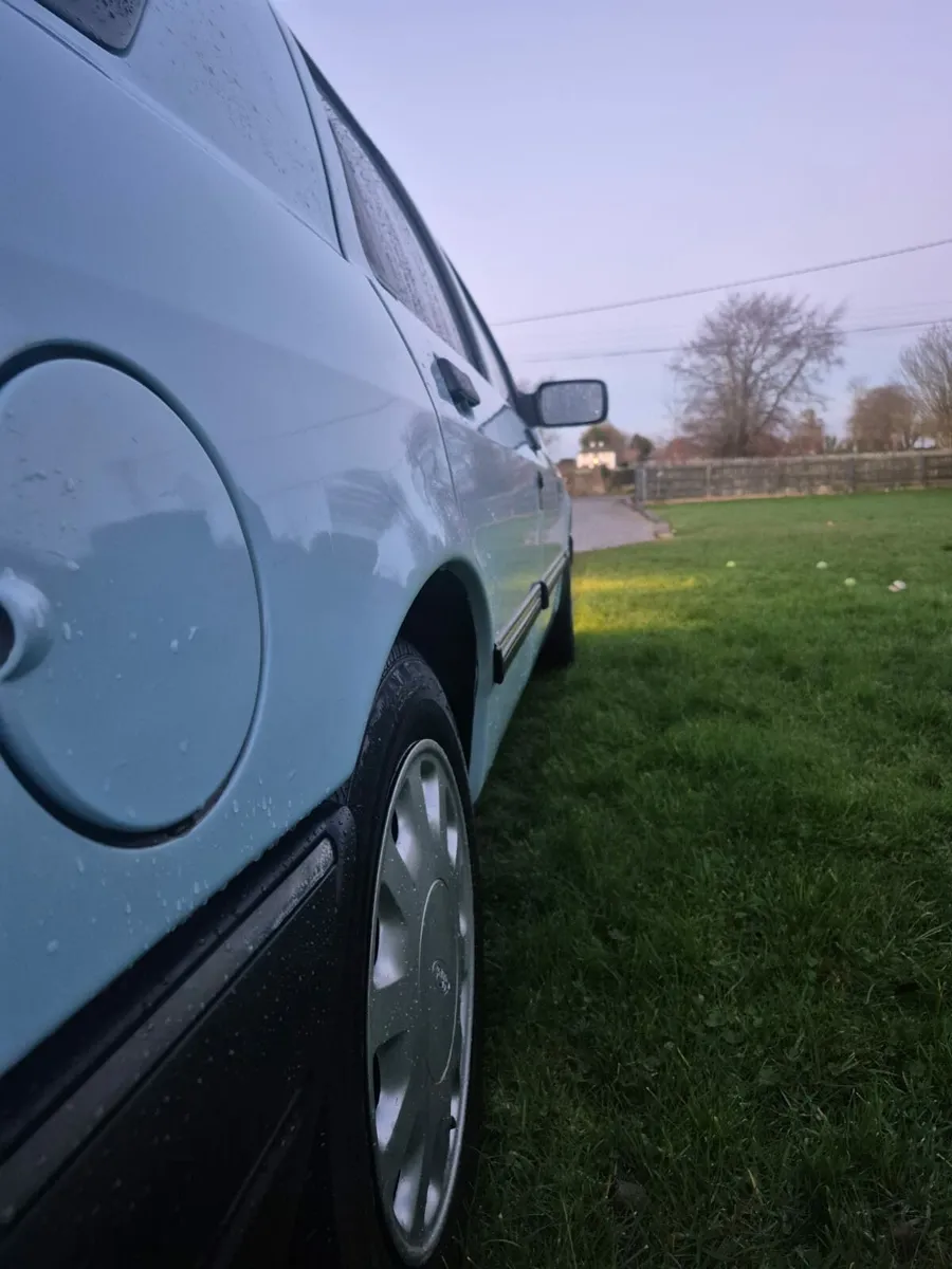 Ford Sierra Sapphire 3.0 Manual SA Import - Image 4