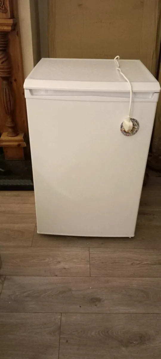 Undercounter fridge - Image 1