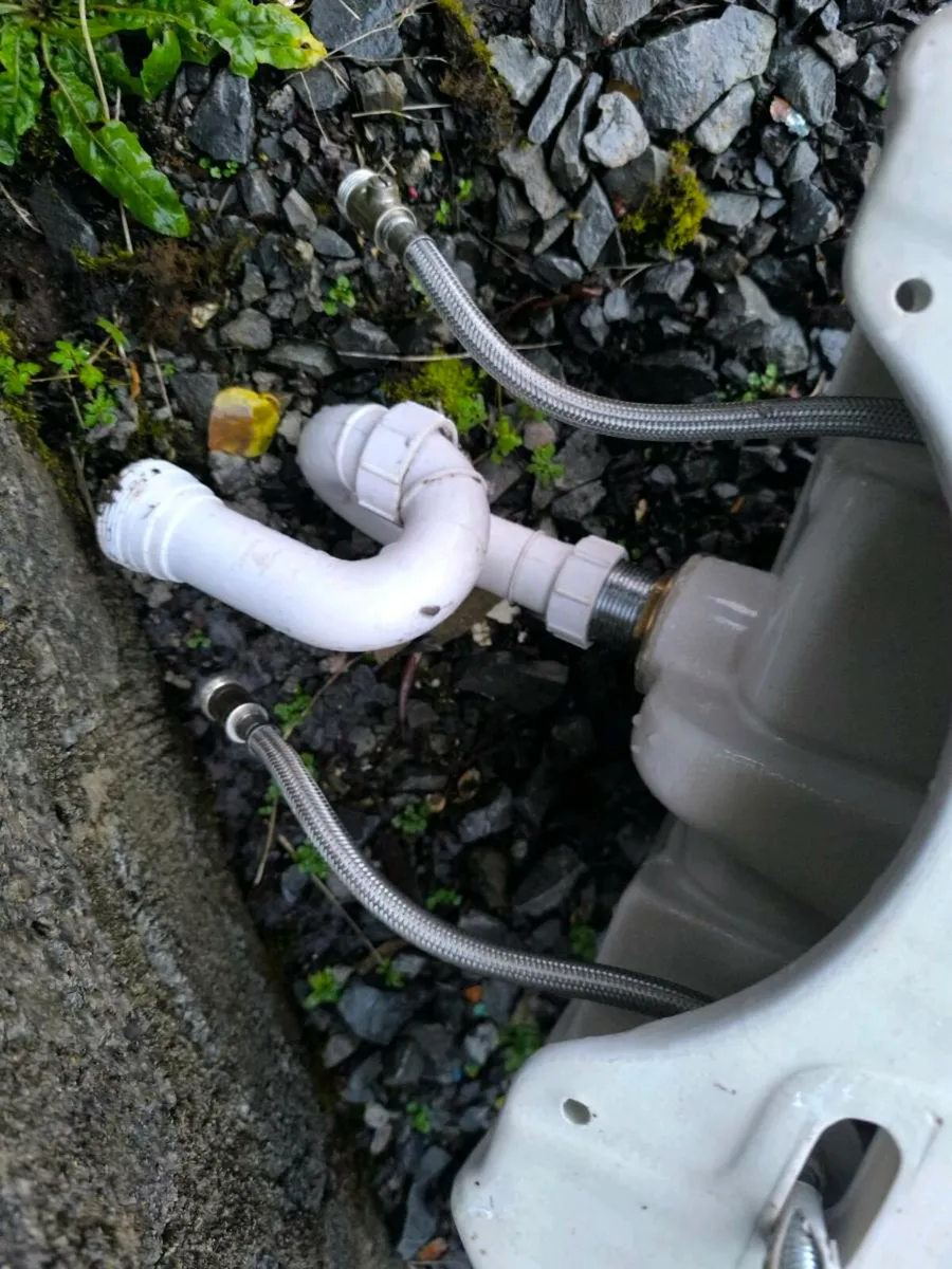 Handbasin and pedistil - Image 3