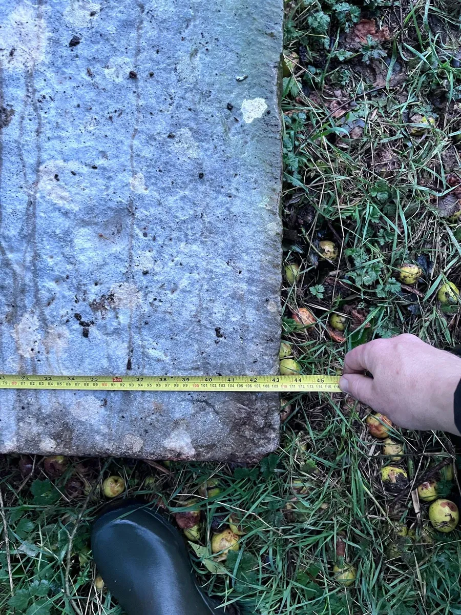 Large matching pair granite pier capping - Image 2