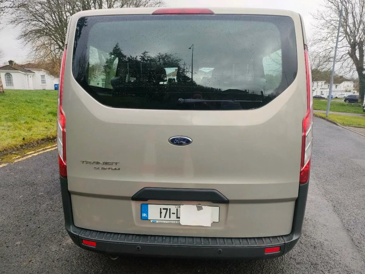 Transit Custom 9 seater minibus - Image 2
