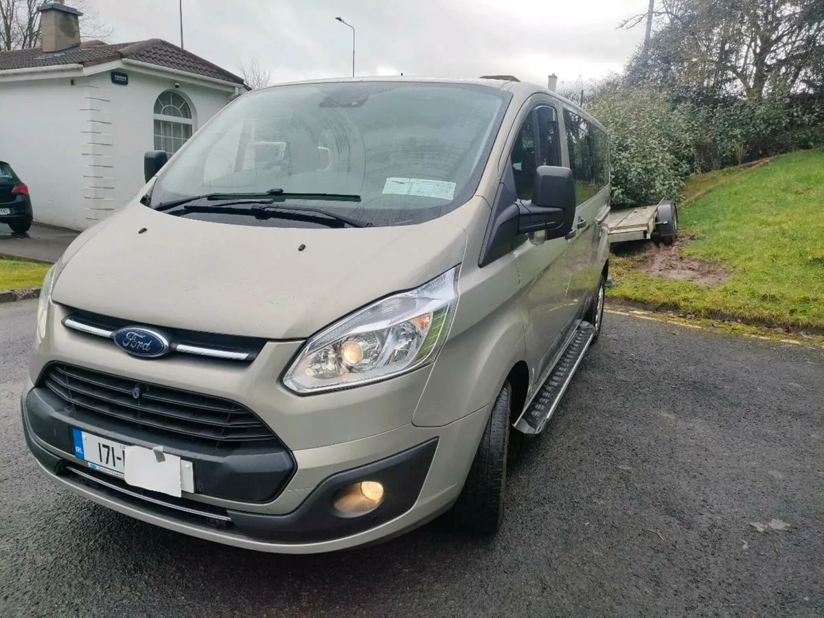 Transit Custom 9 seater minibus - Image 4