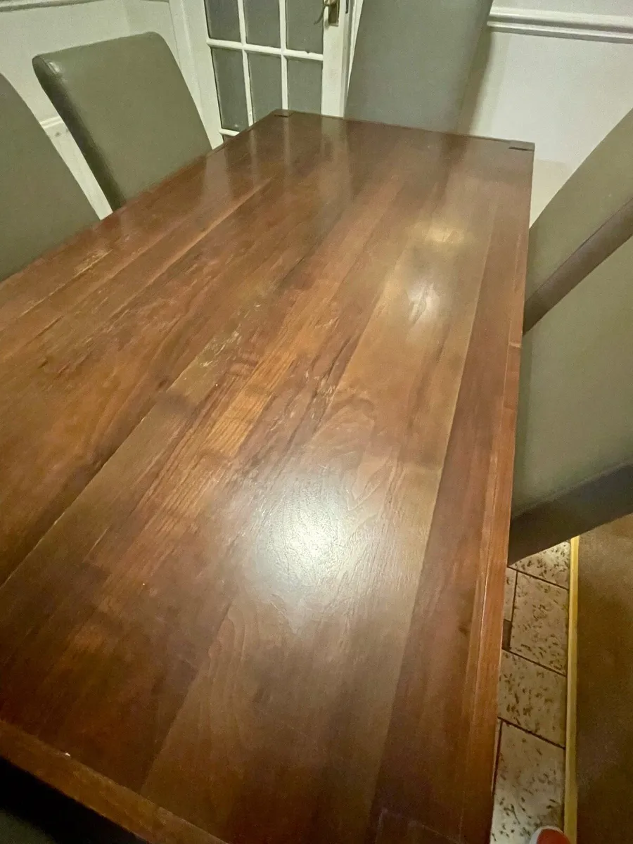 Dining table and 6 chairs - Image 2