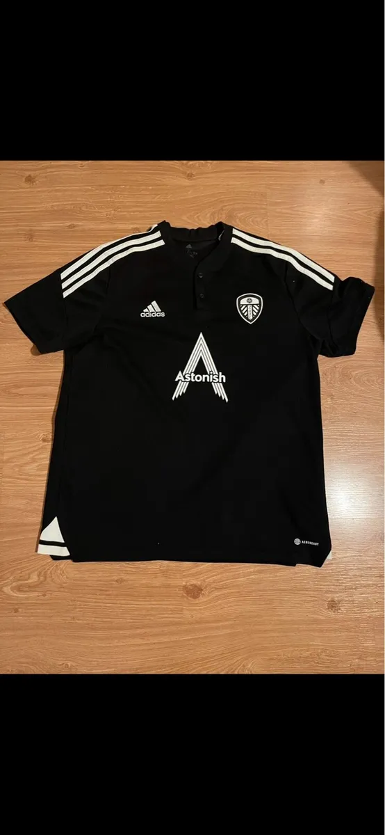 Leeds United Top Large - Image 1