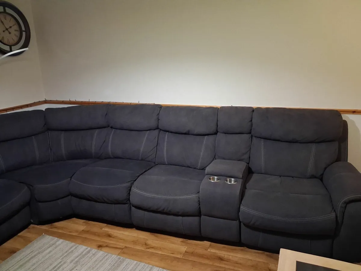 Corner sofa - Image 1