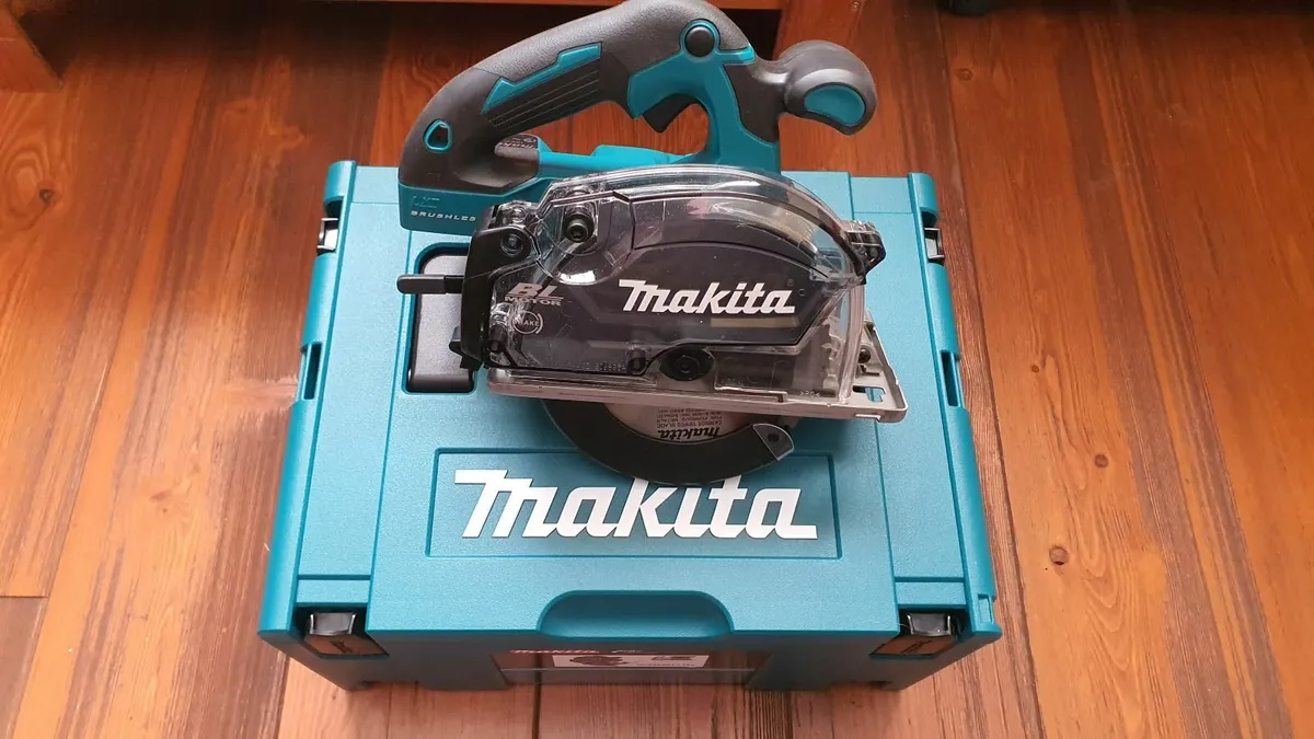 18V Makita Brushless Metal Cutting Circular Saw - Image 1