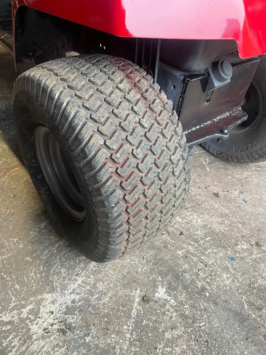 Massey Ferguson Garden tractor - Image 4