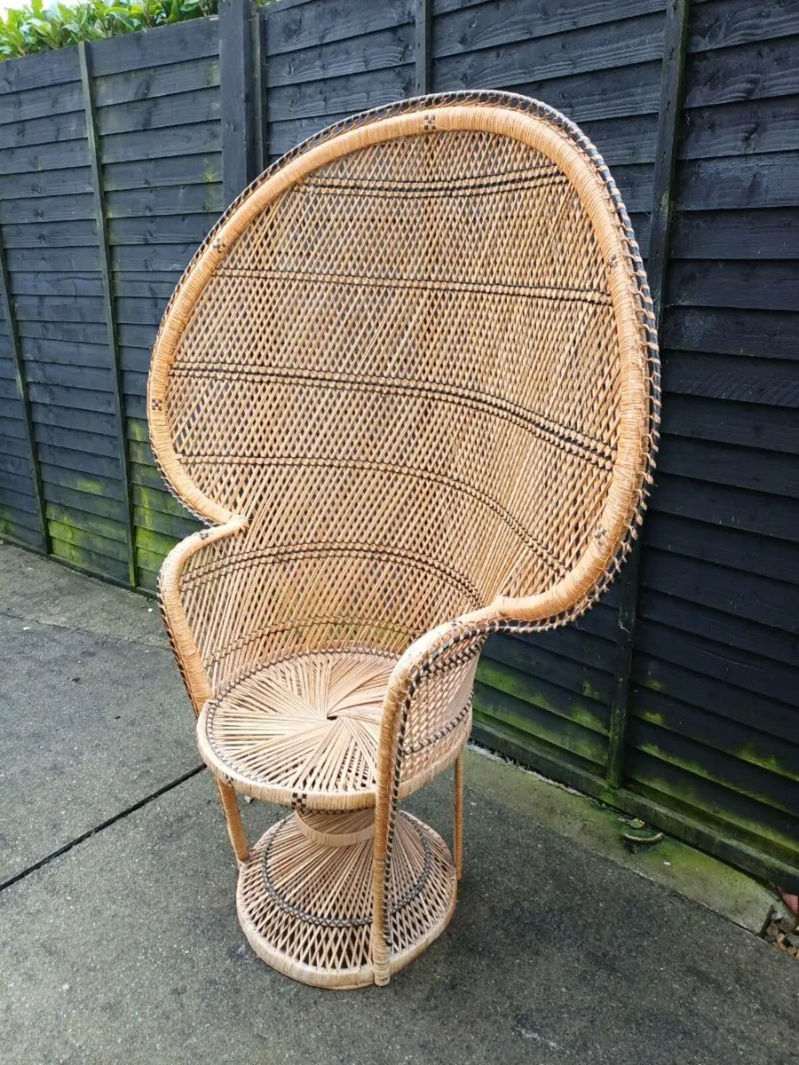 Large 1970s Peacock Throne Wicker Chair - Image 3