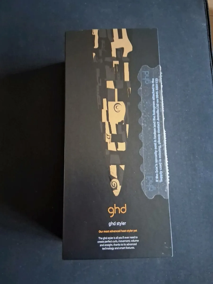 GHD Hair Straighteners - Image 3