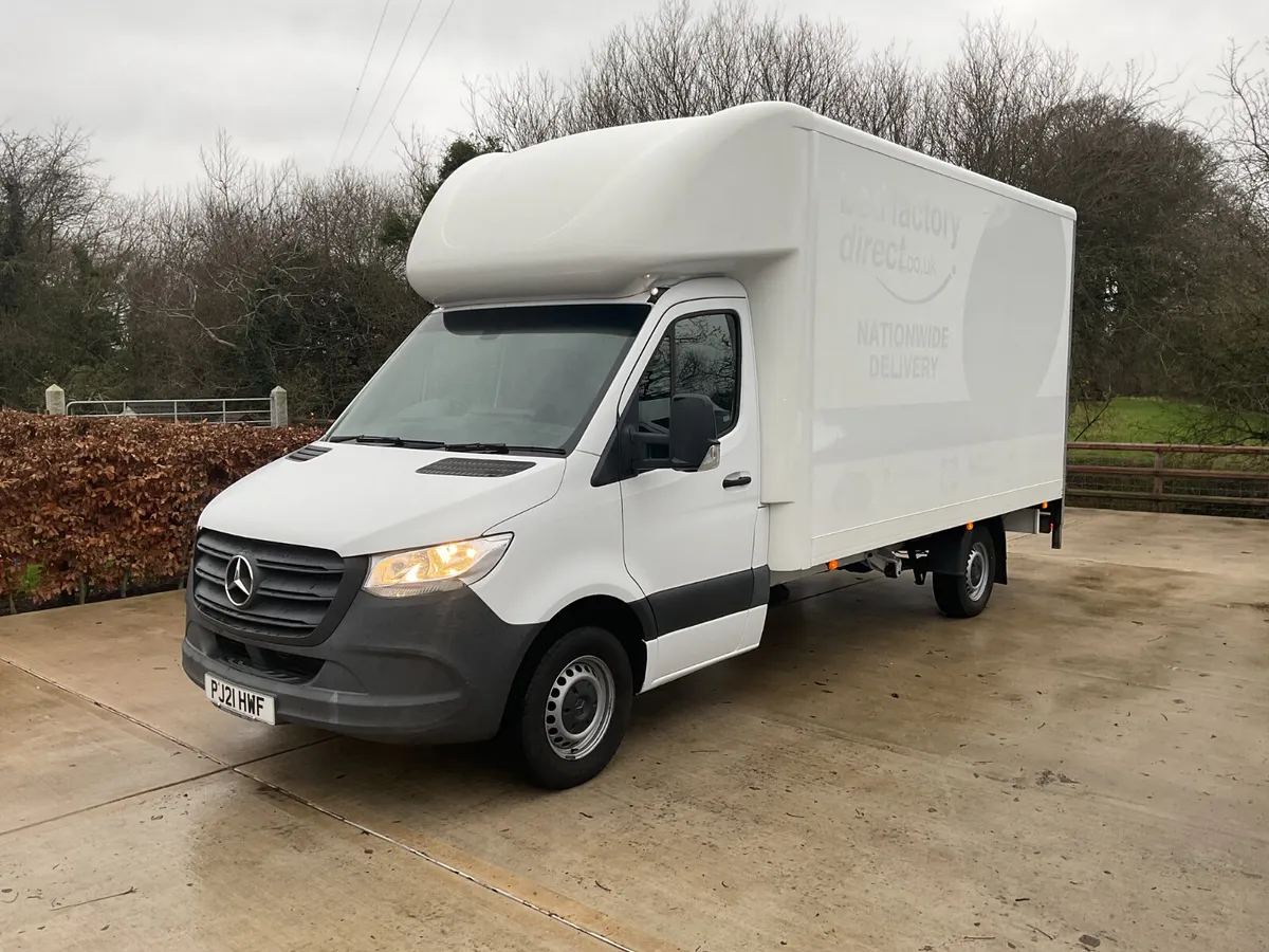 2021 Sprinter Luton with tail lift - Image 2