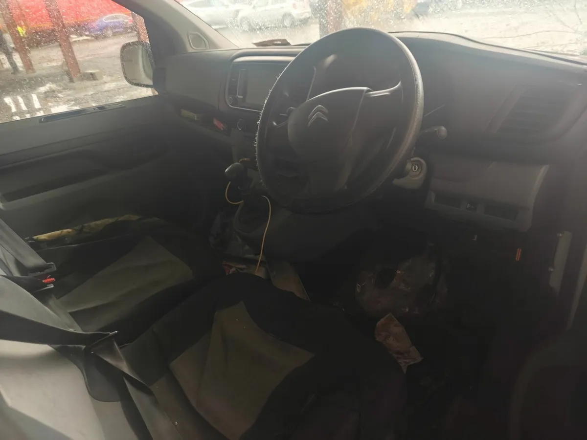 222 citroen dispatch - Image 2