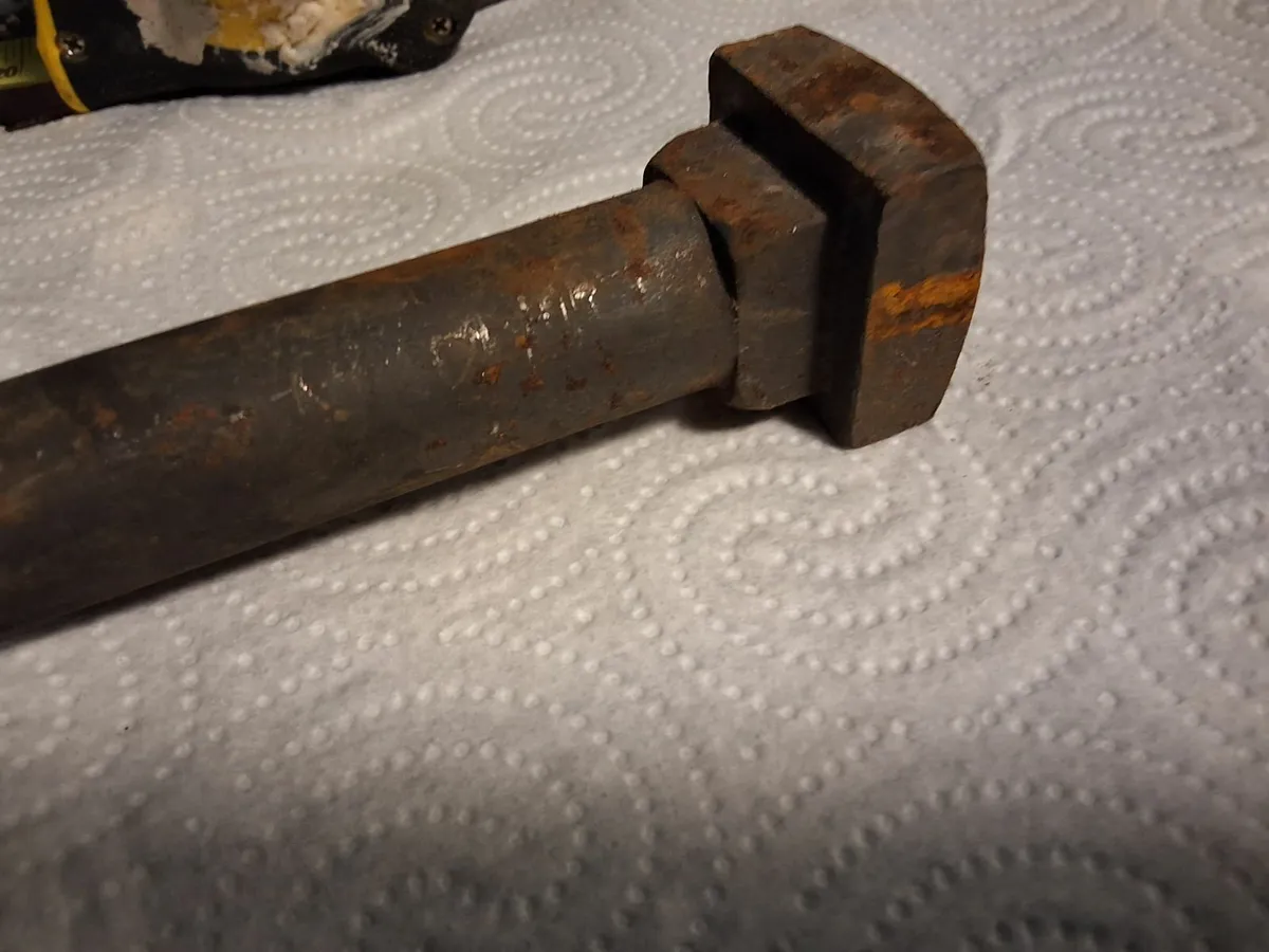 Steel bolts - Image 1