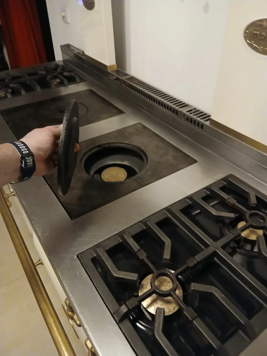 Classic Morice Dual Fuel French Range cooker - Image 3