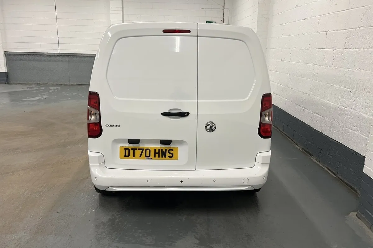 2021 Vauxhall Combo Small Panel Van - Image 3