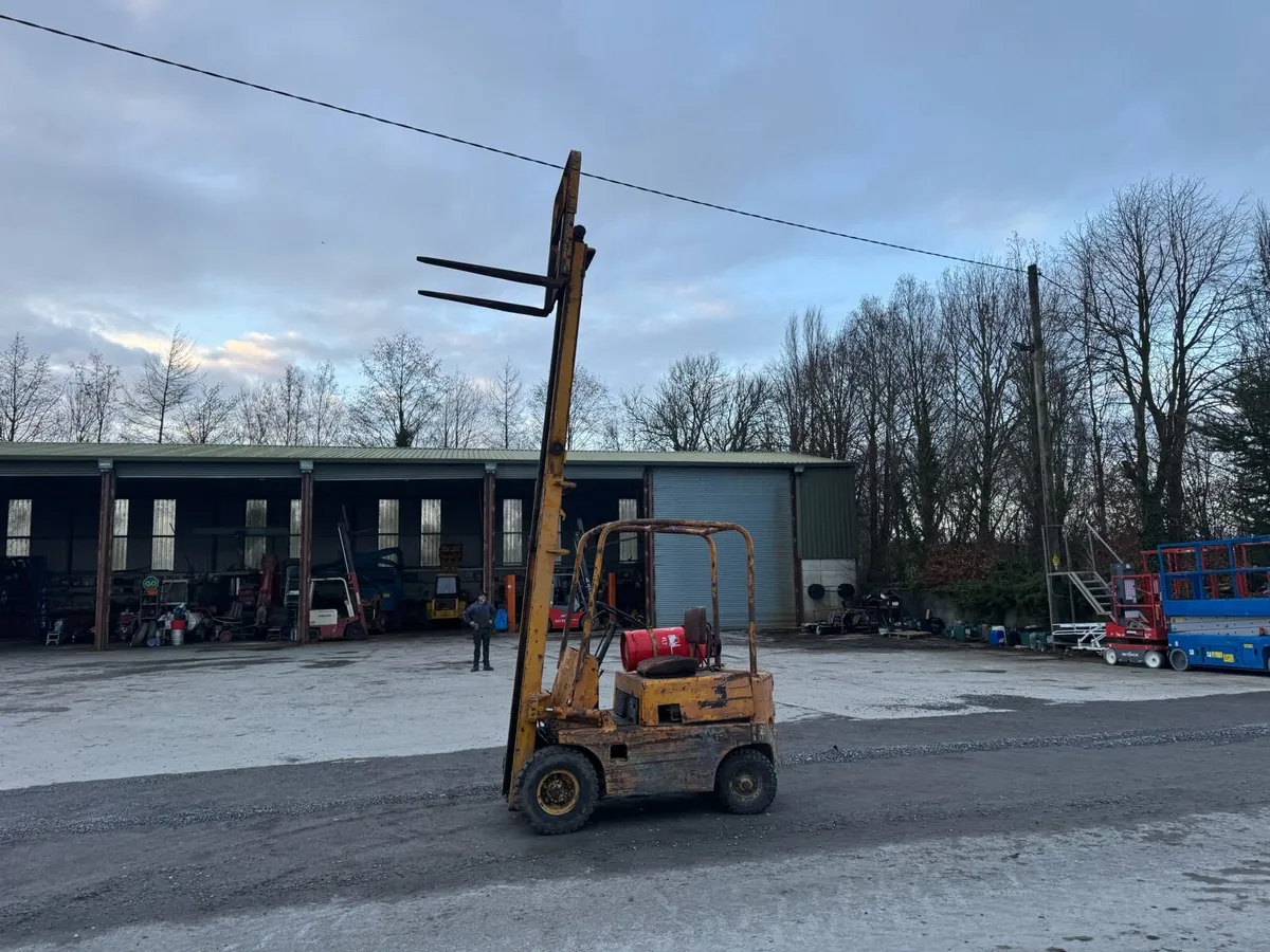 Komatsu 2 ton forklift €2950 SALE AGREED - Image 2