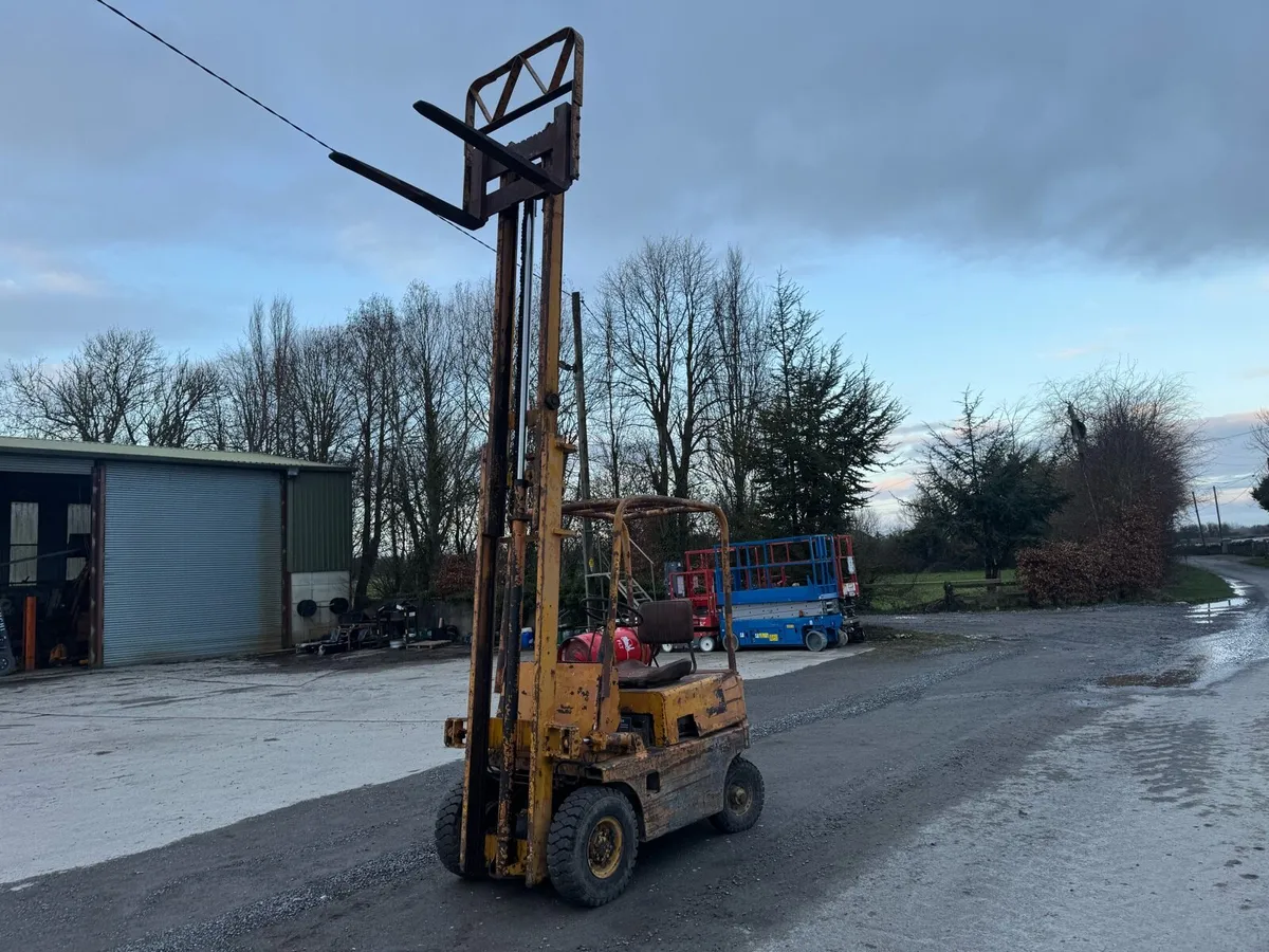 Komatsu 2 ton forklift €2950 SALE AGREED - Image 3