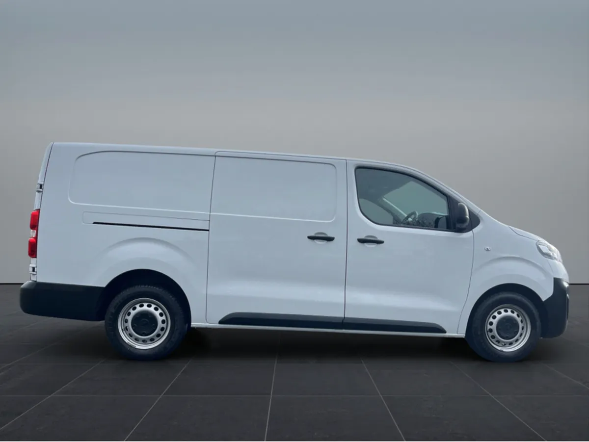 Opel Vivaro LWB LOW MILEAGE - Image 4