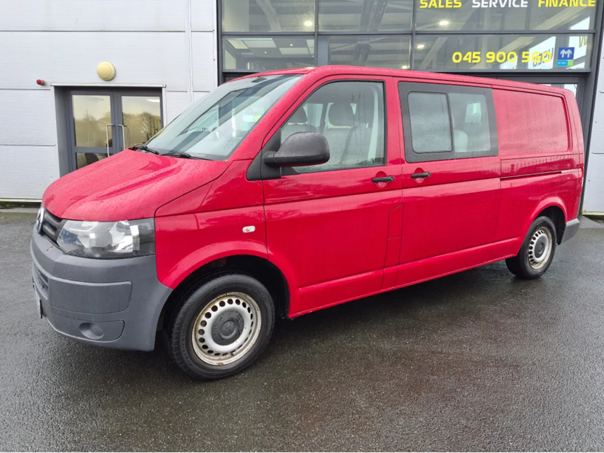 Volkswagen Transporter KOMBI LWB 3000 140 BHP 4MOT - Image 1