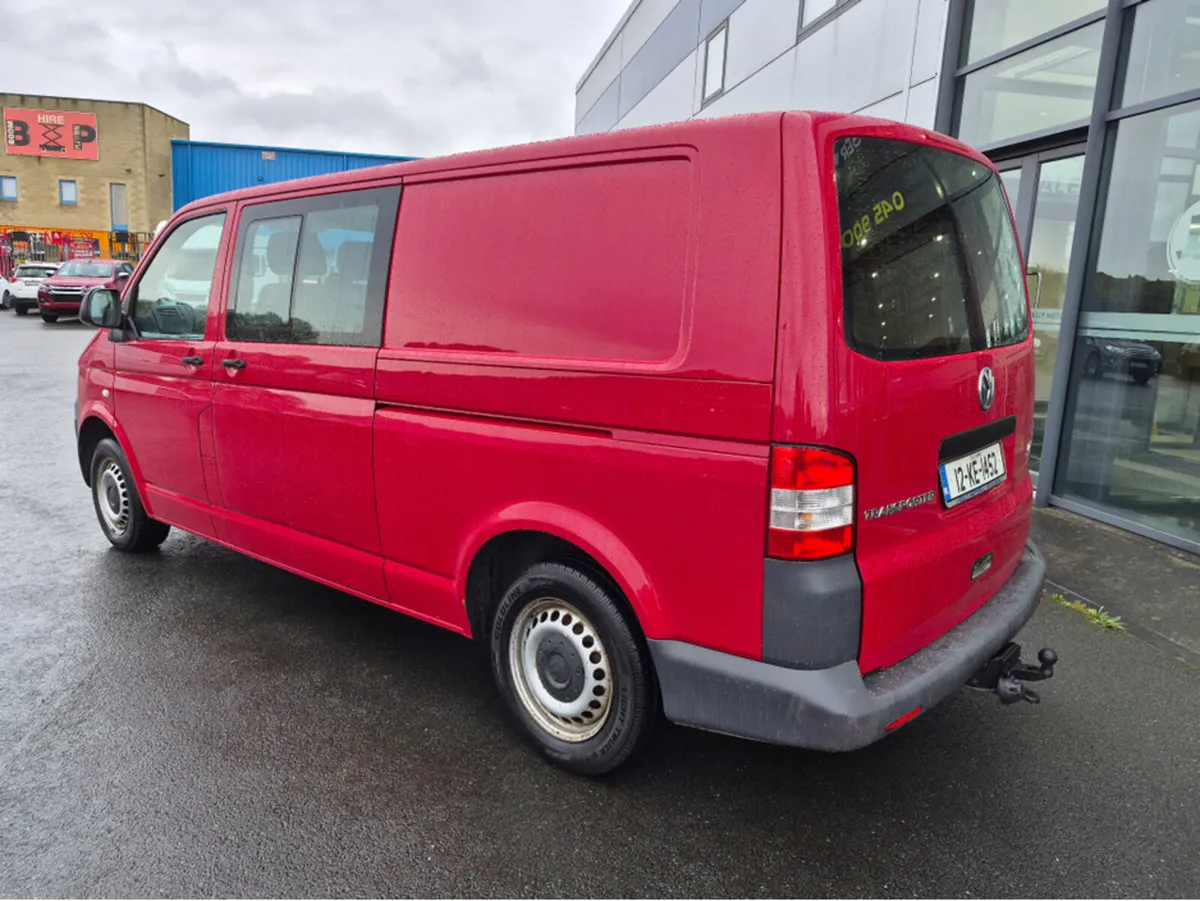 Volkswagen Transporter KOMBI LWB 3000 140 BHP 4MOT - Image 3