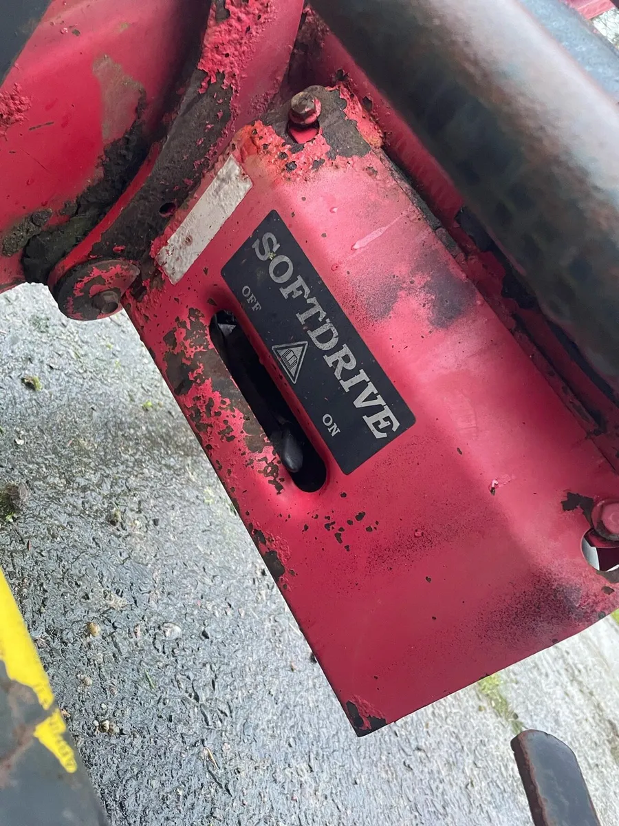 Massey Ferguson 895 loader - Image 4