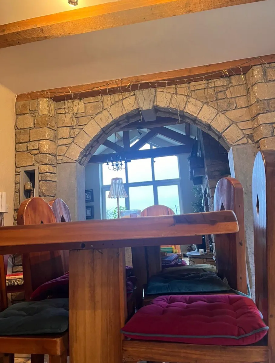 Dining table & chairs - Image 4