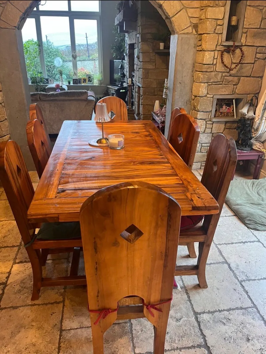Dining table & chairs - Image 1