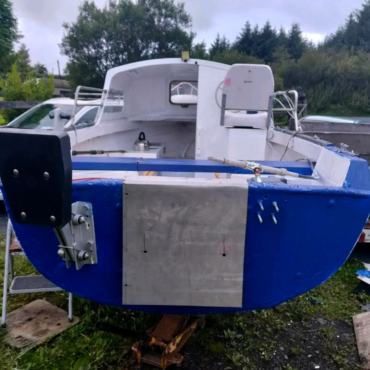 17ft Boat 20 hp 4 stroke outboard and trailer - Image 4