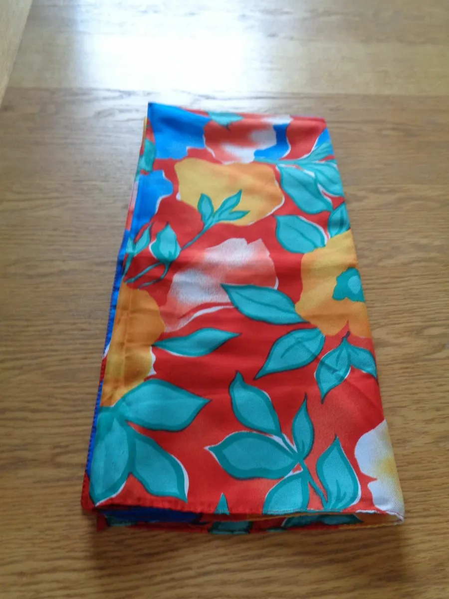 Tie Rack Ladies Scarf for Sale - Image 3