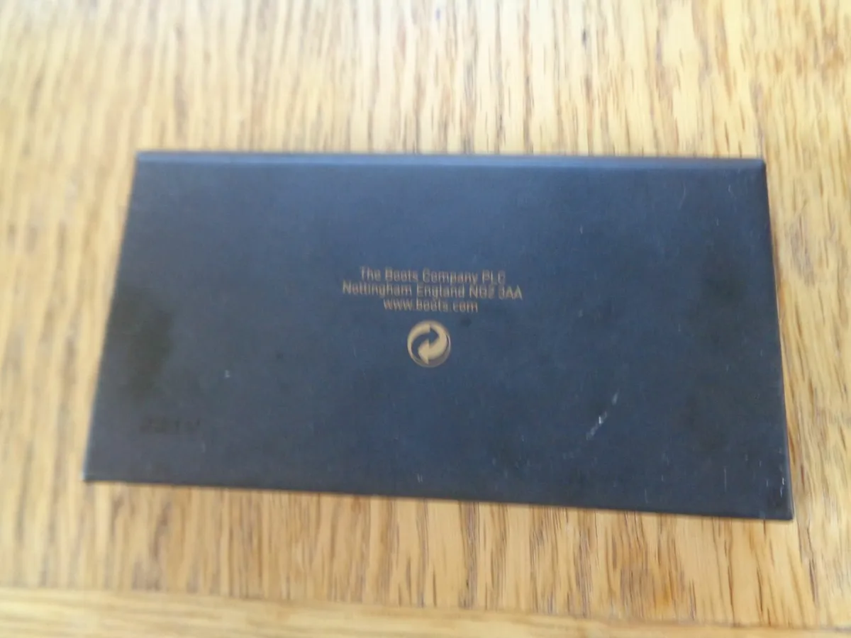 No. 7 Eyeshadow Set for Sale - Image 2