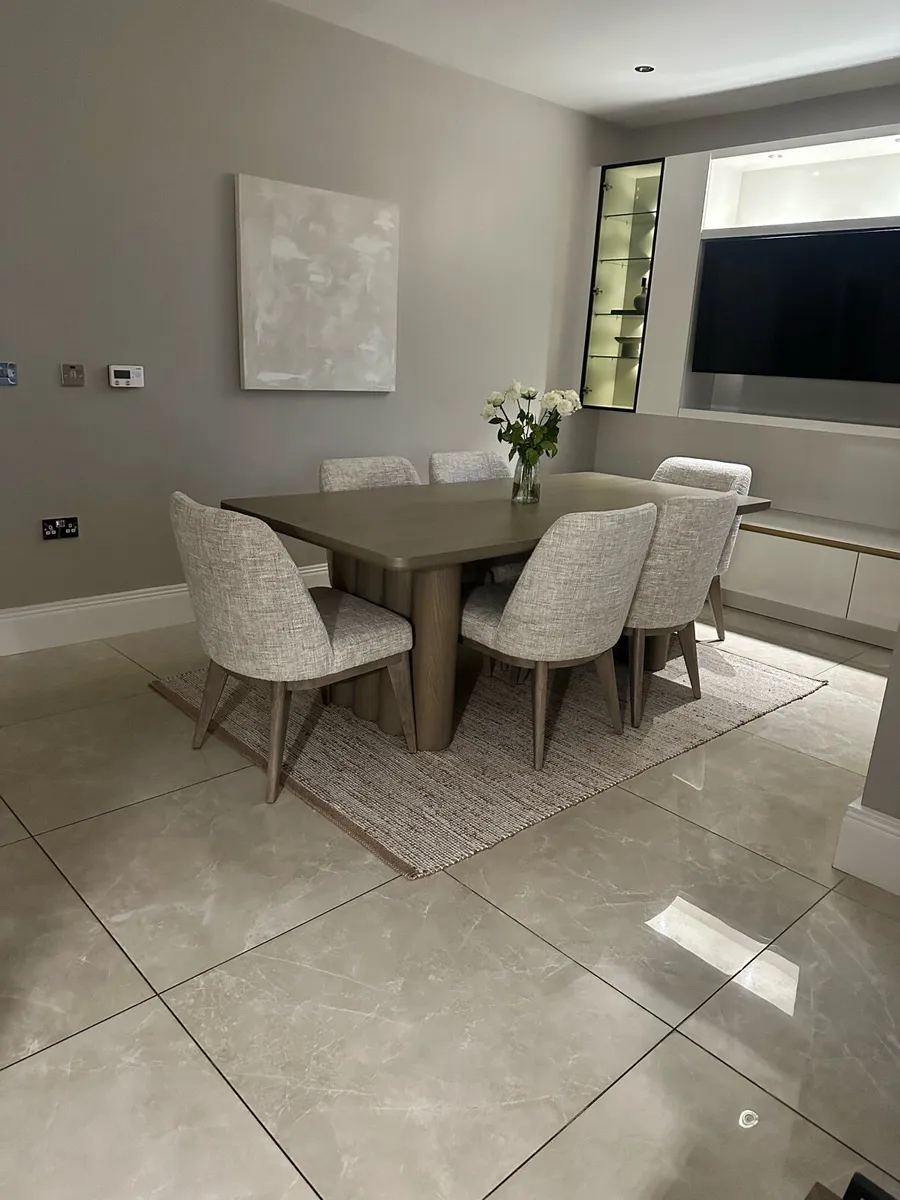 Diamond Furniture Reagan Table and Jade Chairs x 6 - Image 2