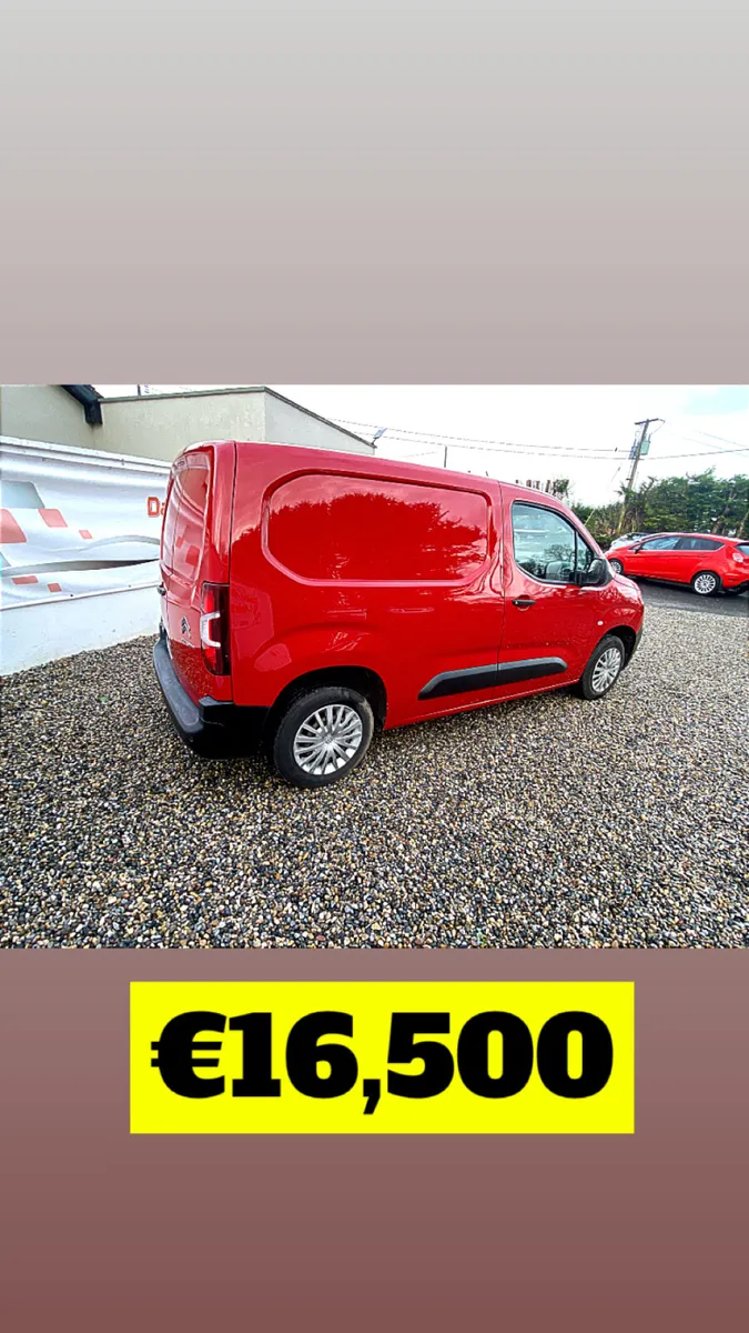 Citroen Berlingo 2021 - Image 2