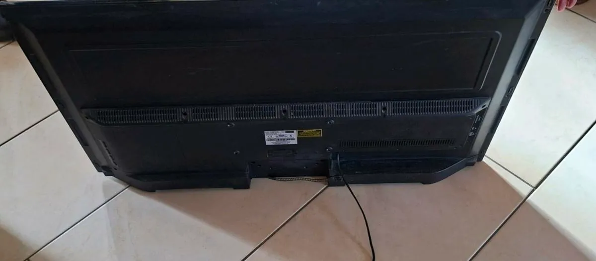 Blaupunkt 40 inch tv, perfect condition. - Image 3