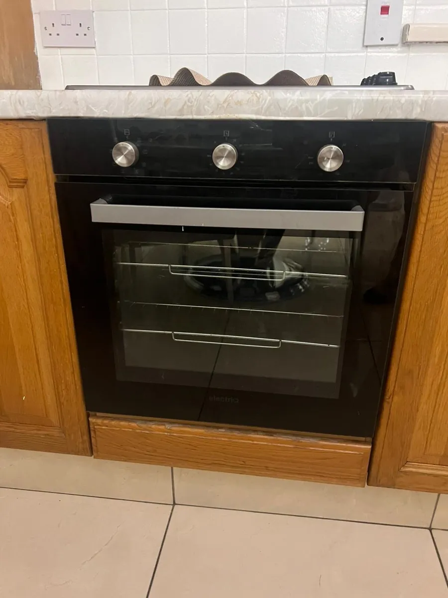 Solid oak kitchen - Image 4