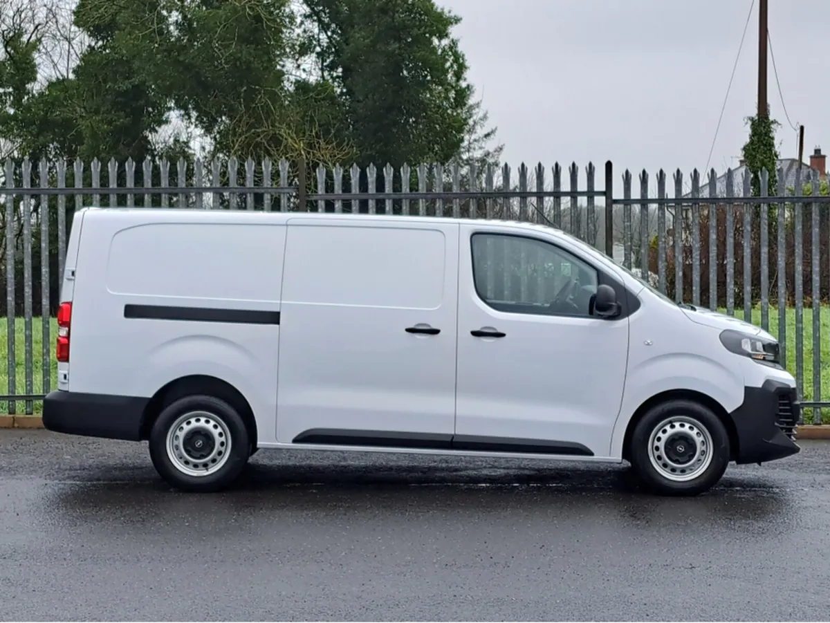 Opel Vivaro KOMFORT L2H1 1.5TD 120BHP - Image 3