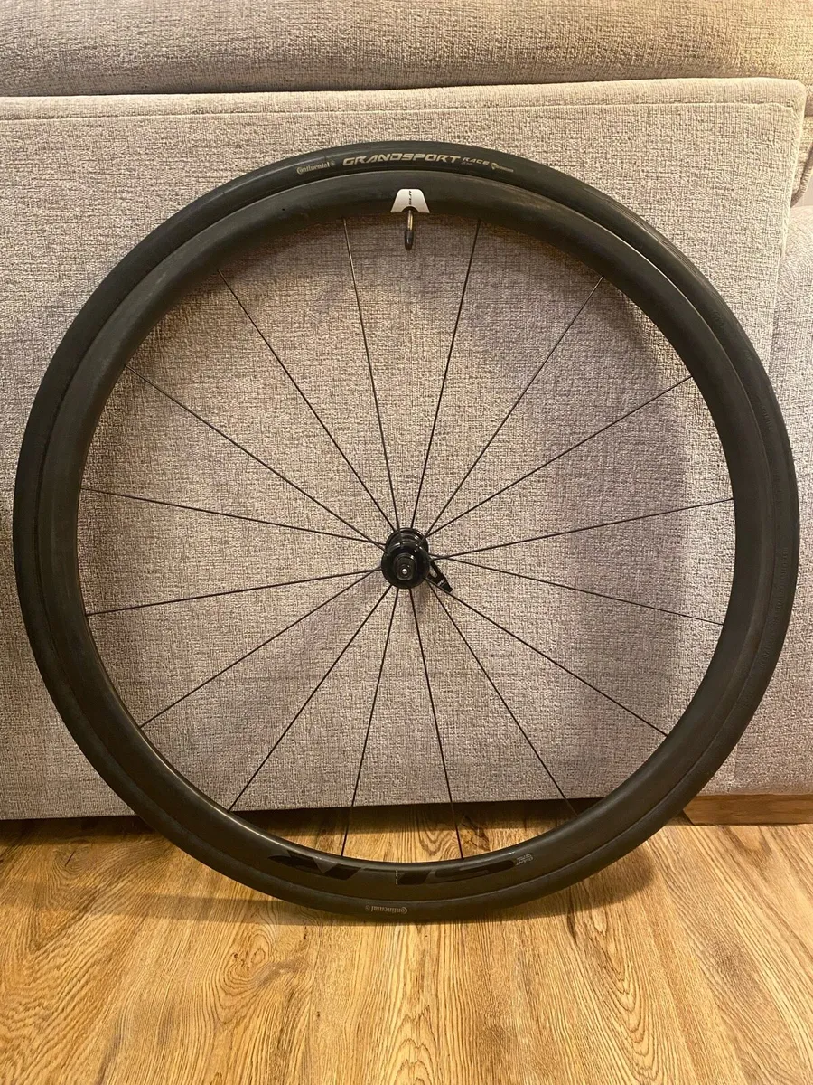 New Giant SLR Carbon Aero Wheelset - Image 3