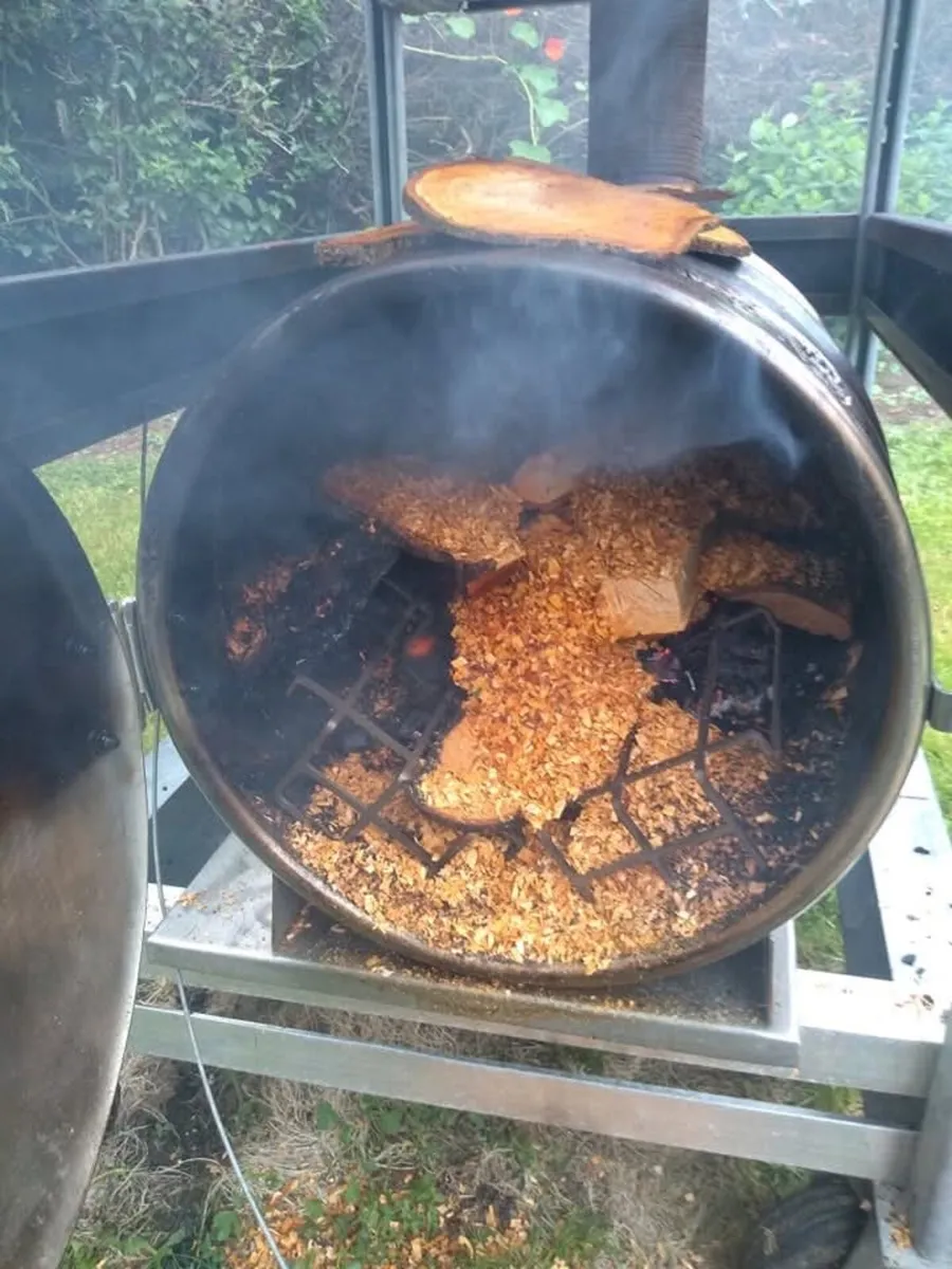 Stainless steel smoker - Image 3