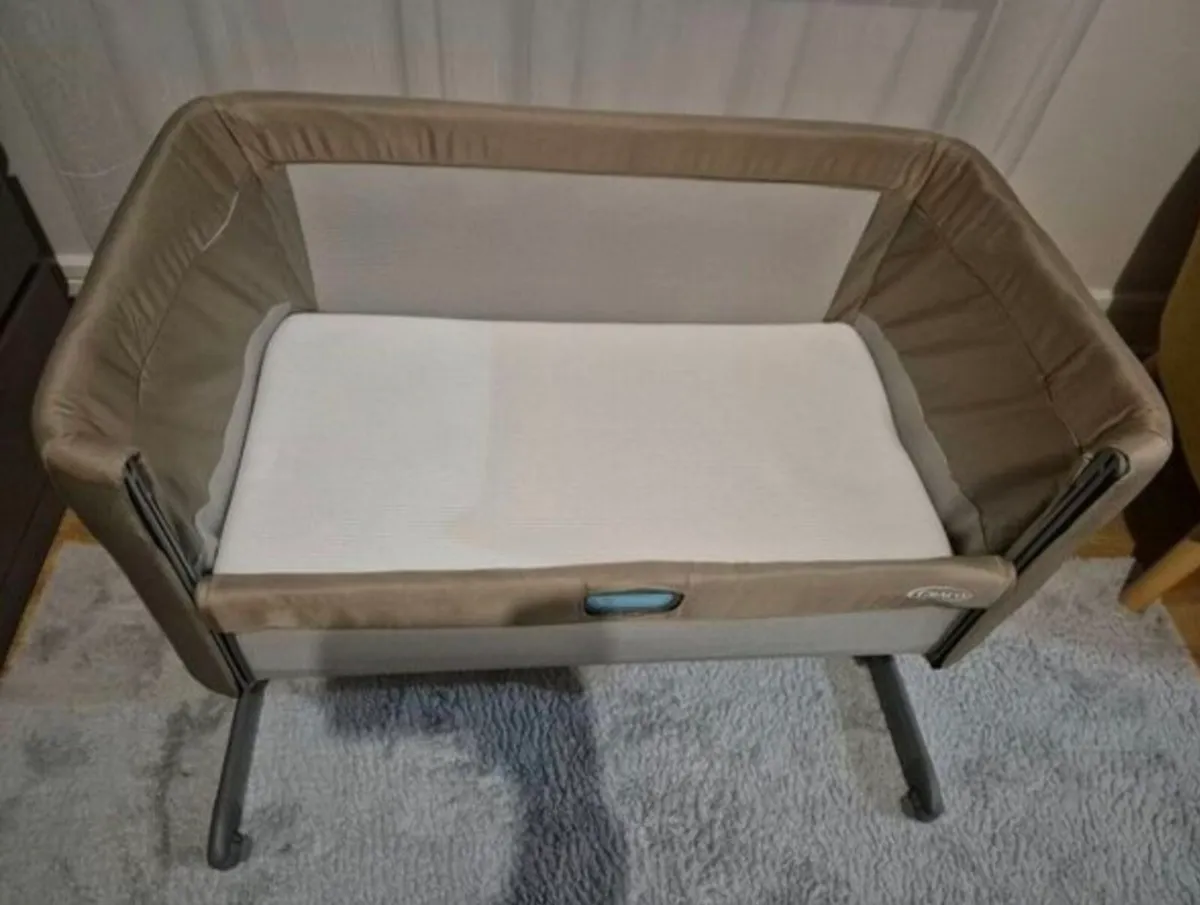 kids bed Graco Bedside Crib Travel - Image 2